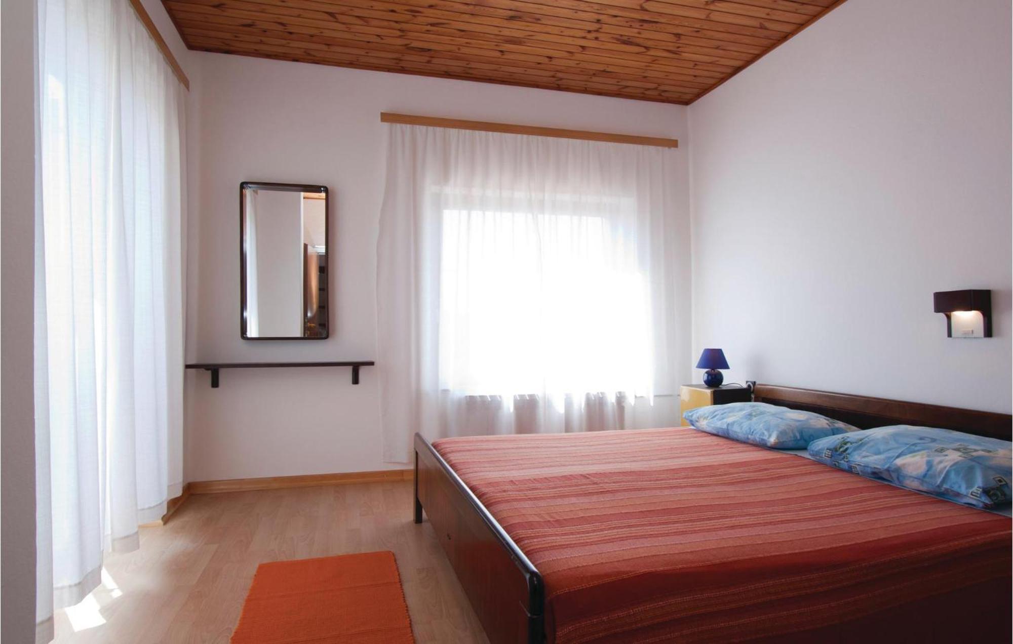 2 Bedroom Awesome Apartment In Barban Exterior photo